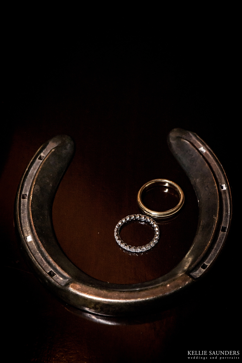horseshoe wedding rings